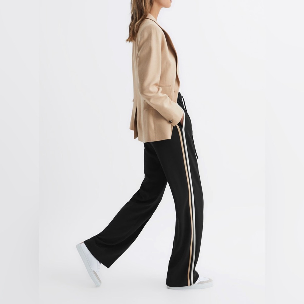 REISS Odell Petite Wide Leg Pull On Trousers in Black with side stripes